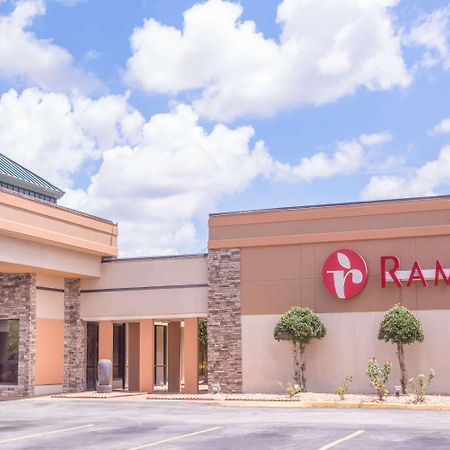 Hotel Ramada By Wyndham Macon Esterno foto