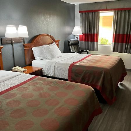 Hotel Ramada By Wyndham Macon Esterno foto