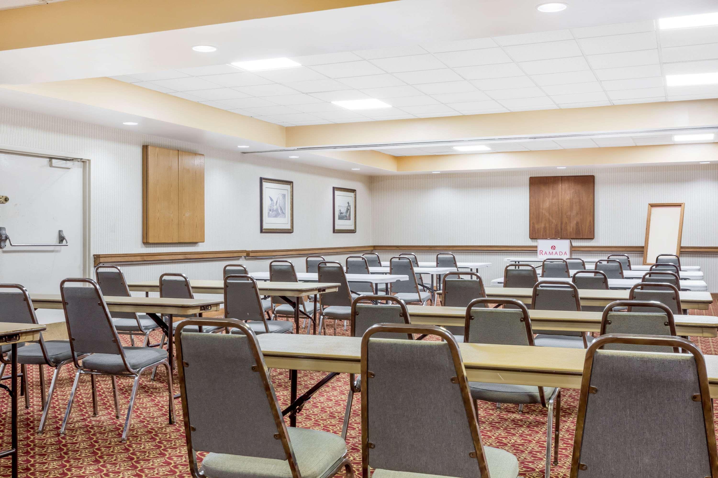 Hotel Ramada By Wyndham Macon Esterno foto