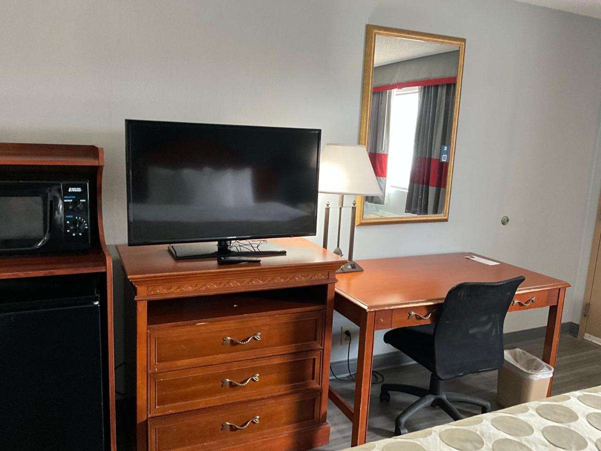 Hotel Ramada By Wyndham Macon Esterno foto