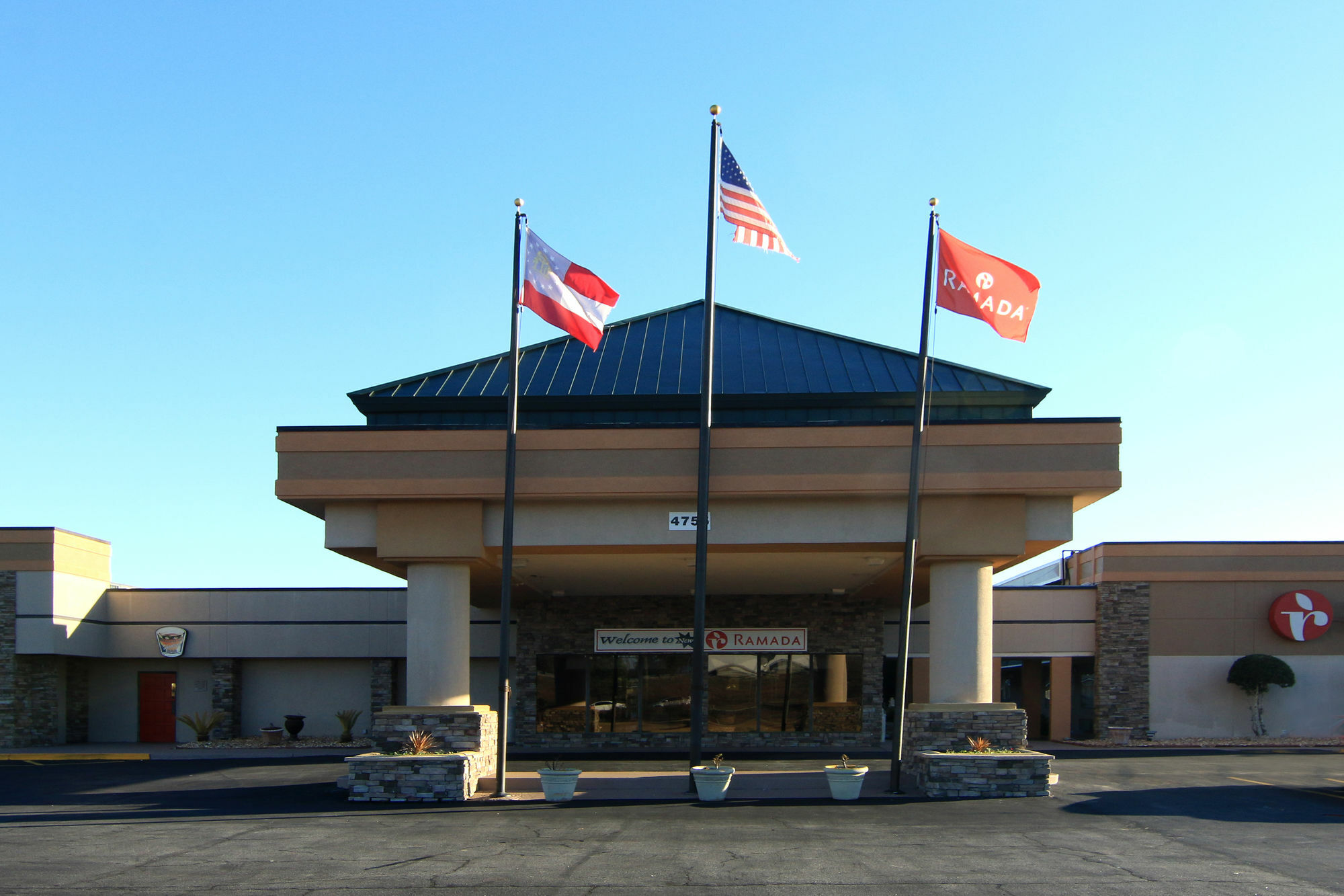 Hotel Ramada By Wyndham Macon Esterno foto